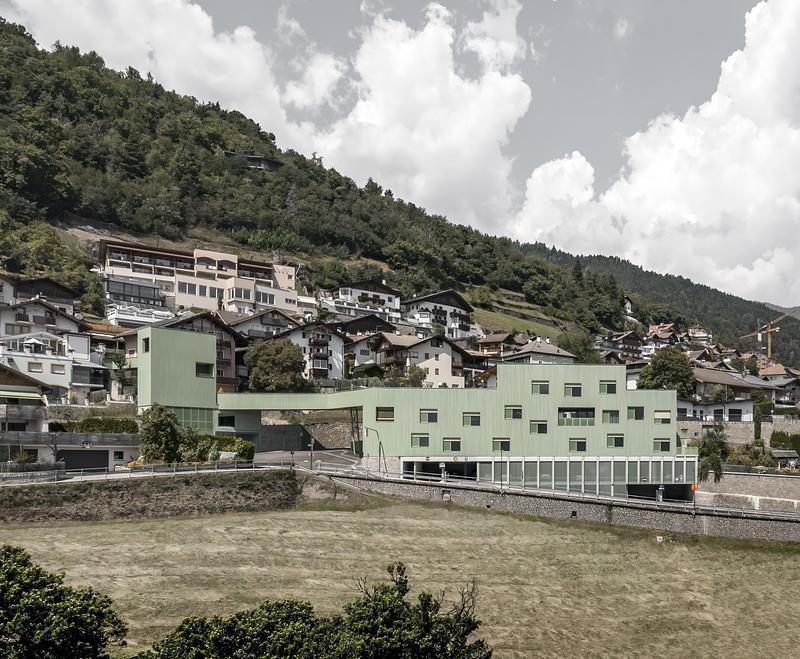 Newsroom | v2com-newswire | Newswire | Architecture | Design | Lifestyle - Press release - Roland Baldi Architects Completes Monolithic Multifunctional Building in Barbiano - Roland Baldi Architects