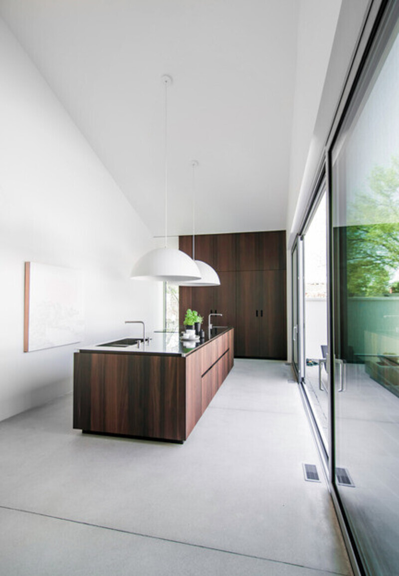 Newsroom | v2com-newswire | Newswire | Architecture | Design | Lifestyle - Press release - When a kitchen becomes an architectural volume -Holy Cross House - Pure Cuisines + mobilier européens